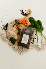 Carica l'immagine nel visualizzatore di Gallery, Crunchy Nasello &amp; Salmone
