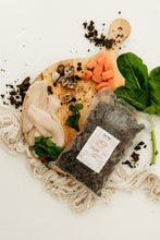 Carica l'immagine nel visualizzatore di Gallery, Crunchy Nasello &amp; Salmone
